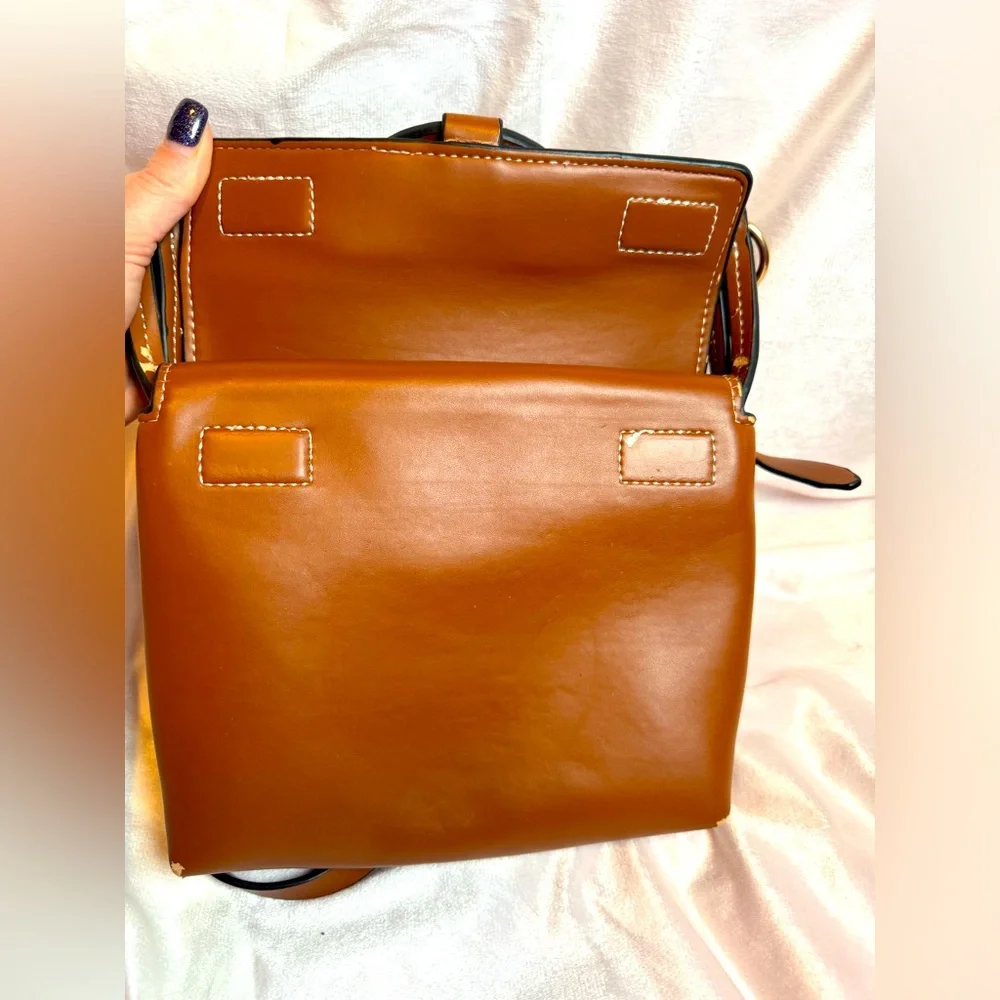 Tory Burch Crossbody Miller Bag Aged Camello Leather Logo Flap Discontinued Rare - Picture 5 of 13